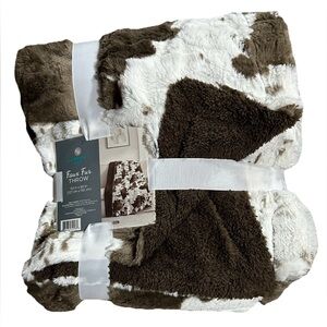 Cow Print Faux Fur Throw Blanket  50” x 60”  Extremely Soft And Warm!!